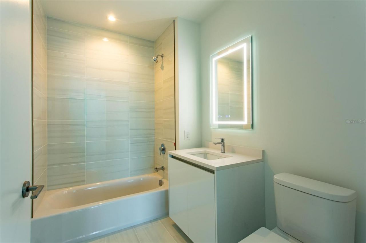 400 Central Avenue, Unit 1008, Saint Petersburg, FL 33701 Photo