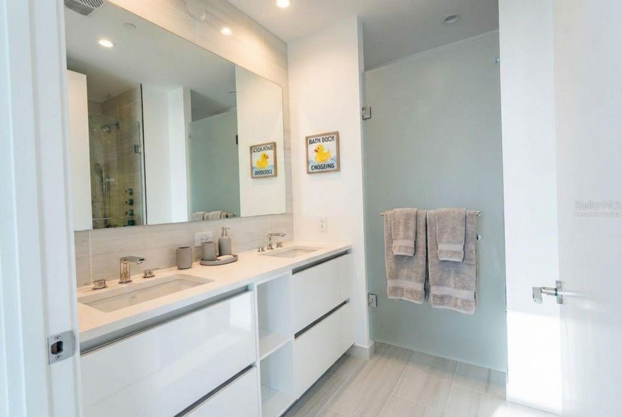 400 Central Avenue, Unit 1008, Saint Petersburg, FL 33701 Photo