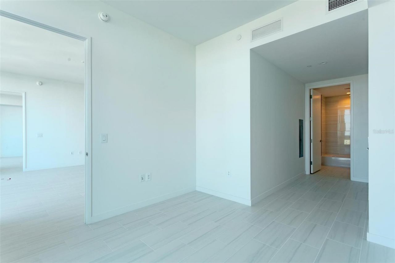 400 Central Avenue, Unit 1008, Saint Petersburg, FL 33701 Photo