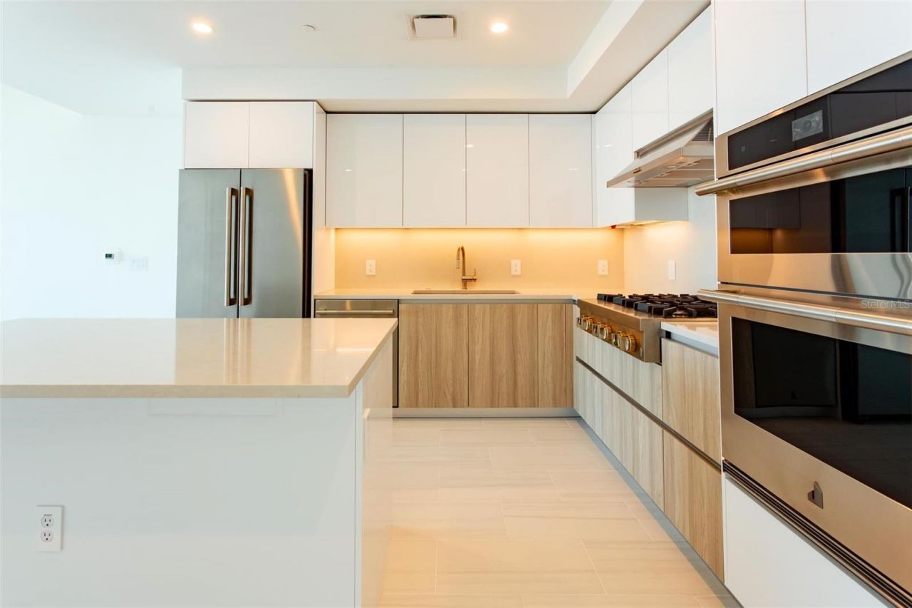 400 Central Avenue, Unit 1008, Saint Petersburg, FL 33701 Photo