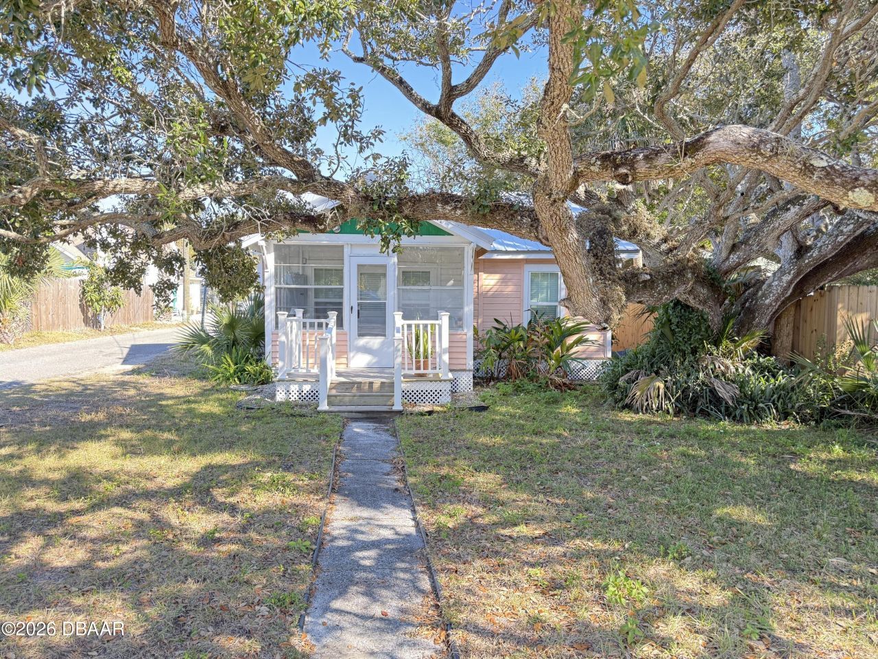 207 N Pine Street, New Smyrna Beach, FL 32169 Photo