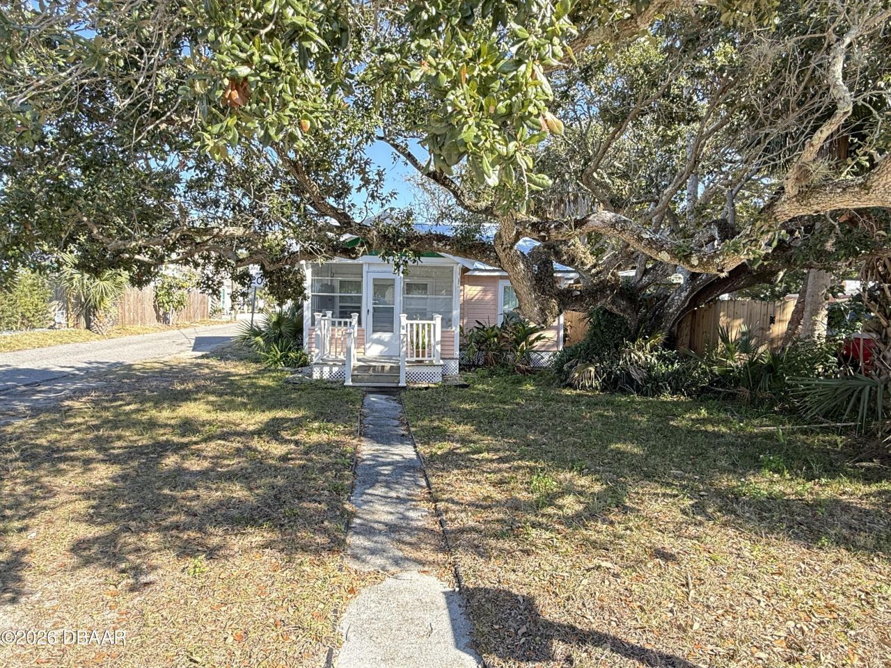 207 N Pine Street, New Smyrna Beach, FL 32169 Photo