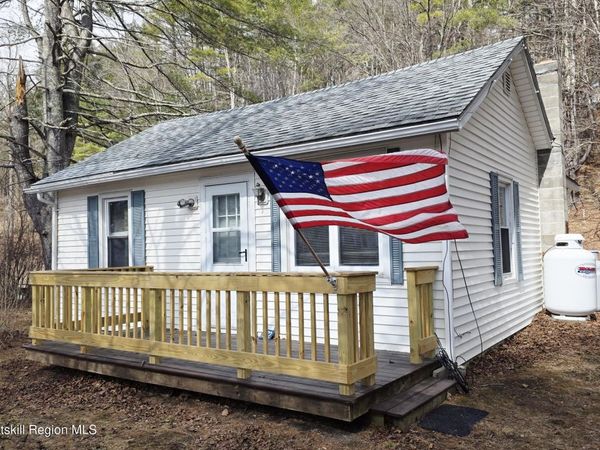 7272 New York 81, East Durham, NY 12423