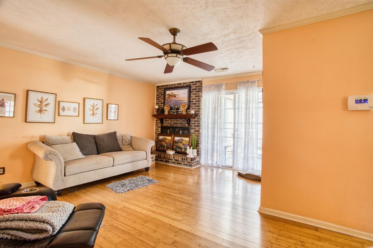 1016 Gravelley Gulley Circle Photo 10