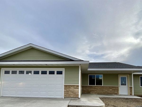 308 Viking Drive, Vinton, IA 52349