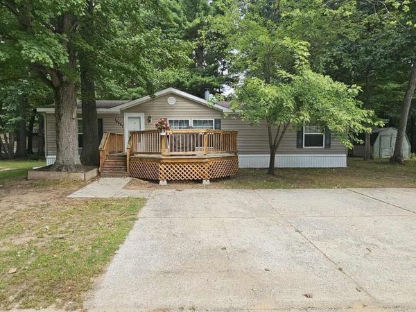 14487 Magnolia Drive, Grand Haven, MI 49417