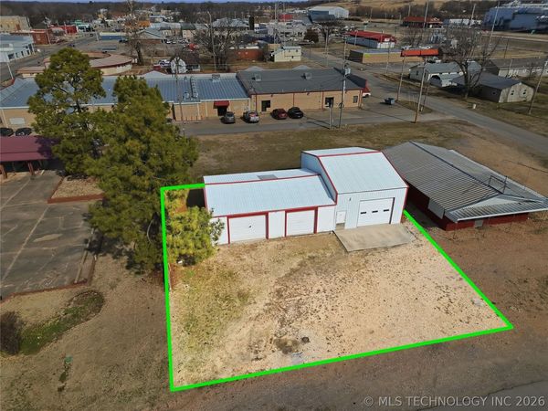 103 W Walnut Street , Stilwell, OK 74960
