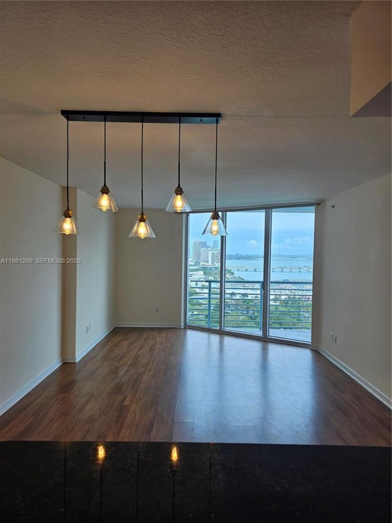 325 S Biscayne Blvd, Unit 3116, Miami, FL 33131 Photo
