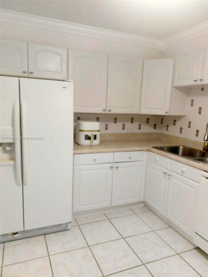2650 S Course Drive, Unit 410, Pompano Beach, FL 33069 Photo