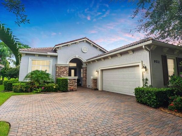 9532 SW Nuova Way, Port Saint Lucie, FL 34986