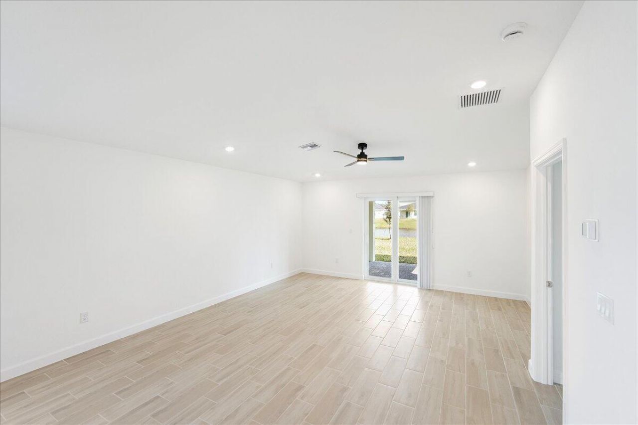 6331 NW Windwood Way, Port Saint Lucie, FL 34987 Photo