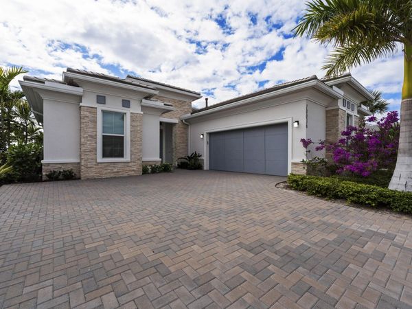 10036 Seagrass Way, Palm Beach Gardens, FL 33412