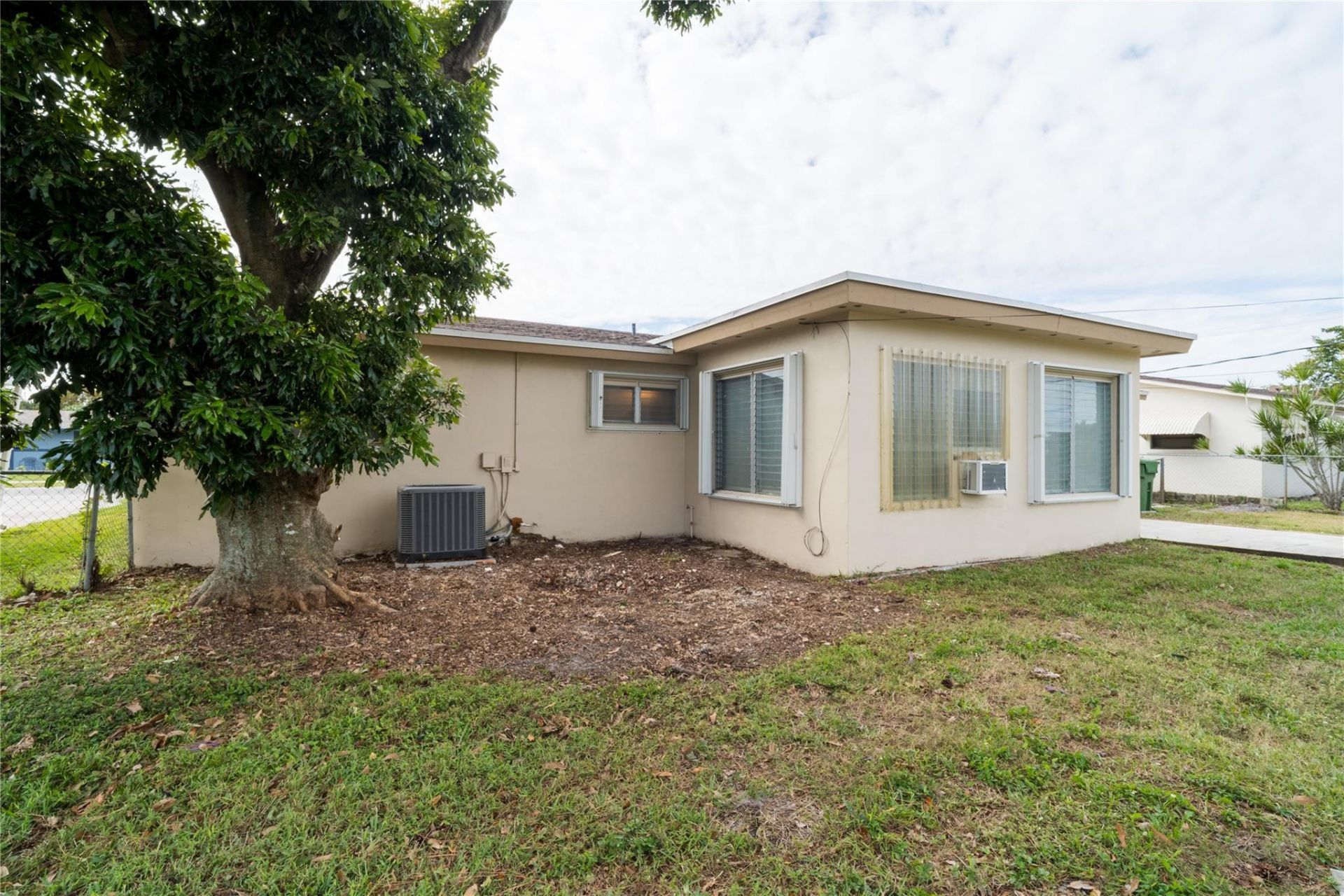 6771 SW 10th Court, Pembroke Pines, FL 33023 Photo
