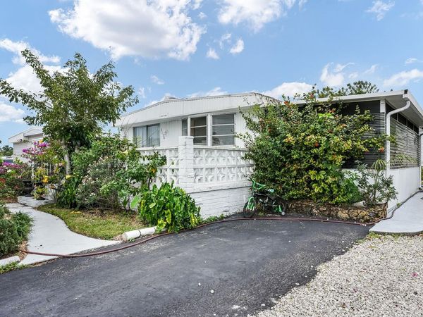 3150 Royal Palm Ct, Fort Lauderdale, FL 33312