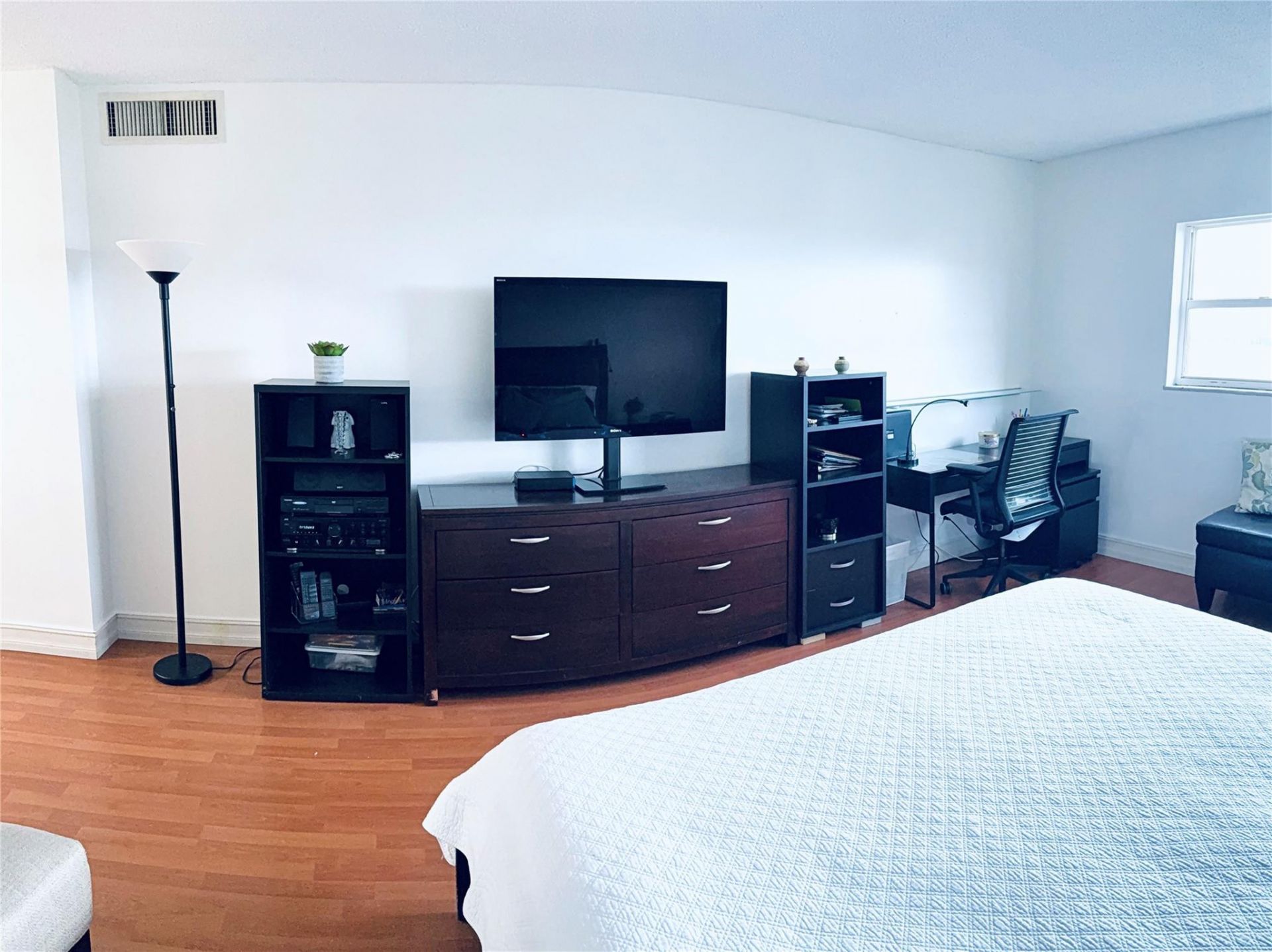 800 NE 195th Street, Unit 605, Miami, FL 33179 Photo