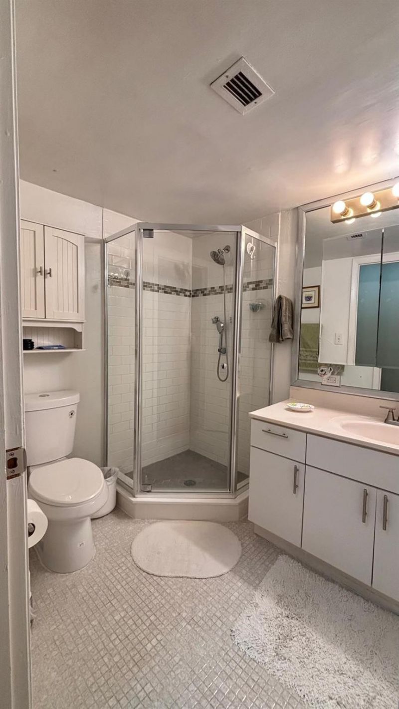 800 NE 195th Street, Unit 605, Miami, FL 33179 Photo