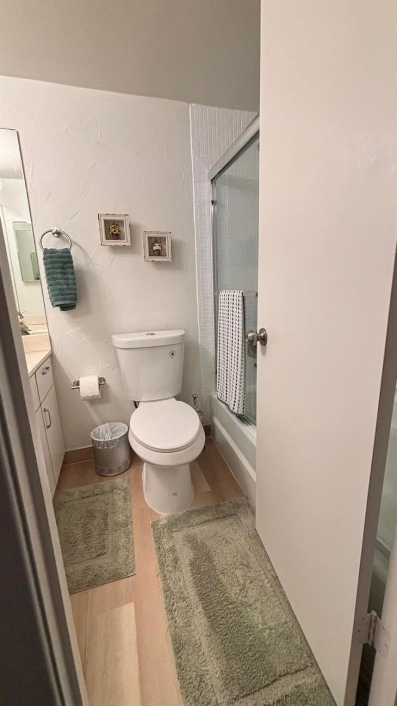 800 NE 195th Street, Unit 605, Miami, FL 33179 Photo