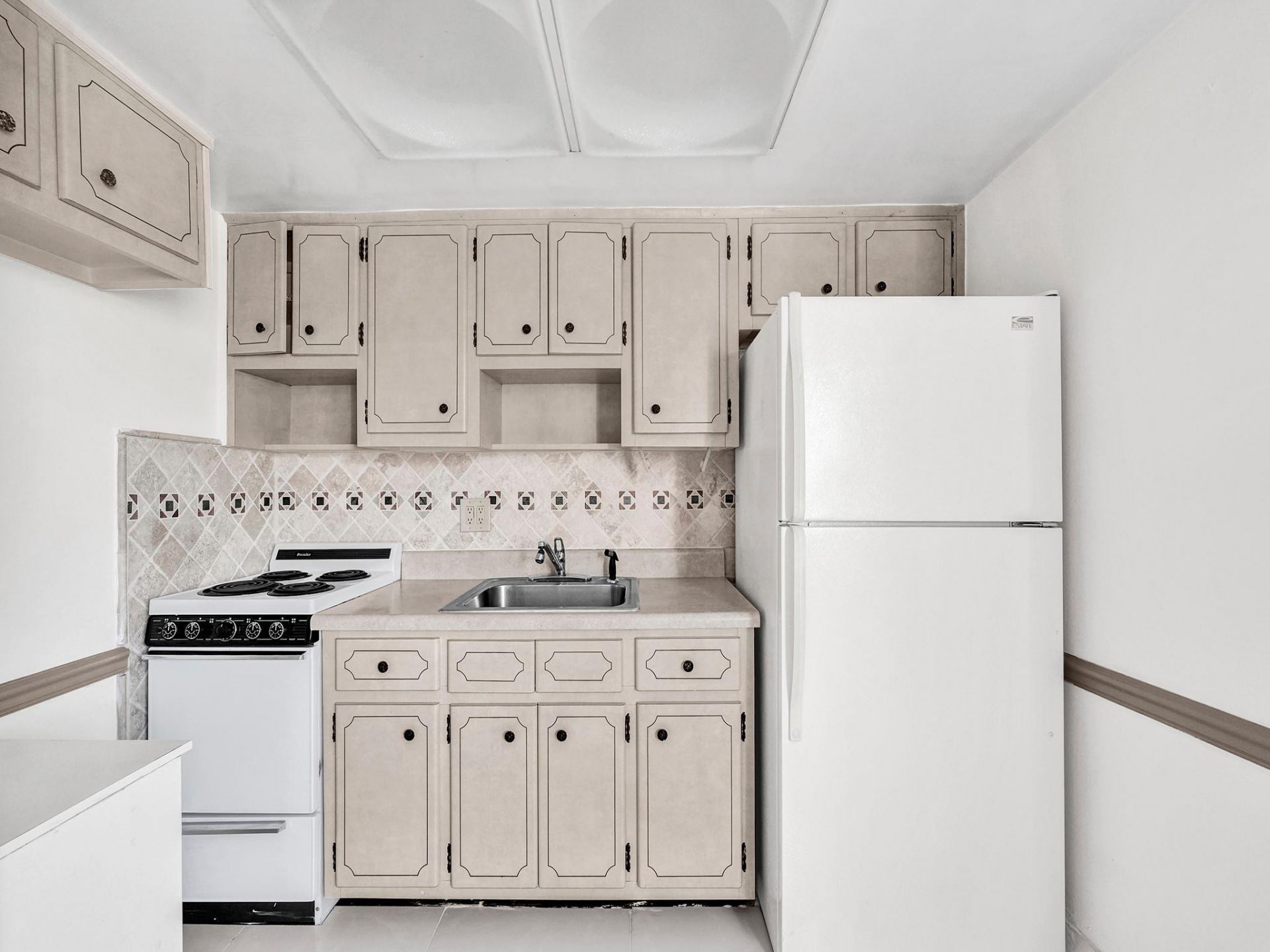 2430 NE 135th Street, Unit 300, North Miami, FL 33181 Photo