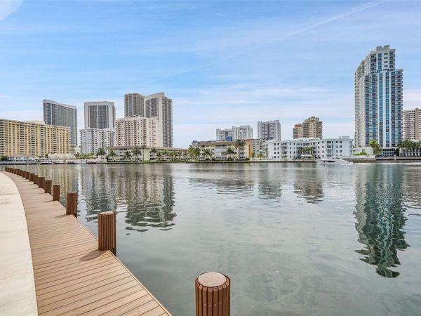 121 Golden Isles Drive, Unit 507, Hallandale Beach, FL 33009