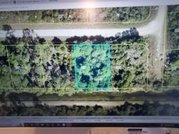 860 Ashland Street E, Lehigh Acres, FL 33974