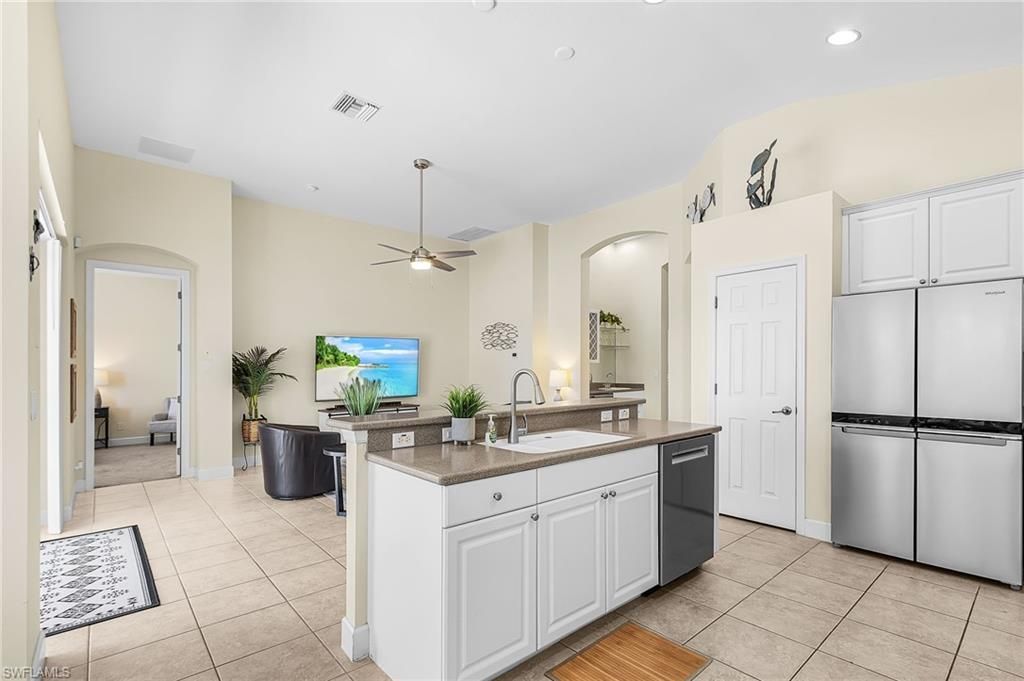 3811 Lakeview Isle Ct, Fort Myers, FL 33905 Photo