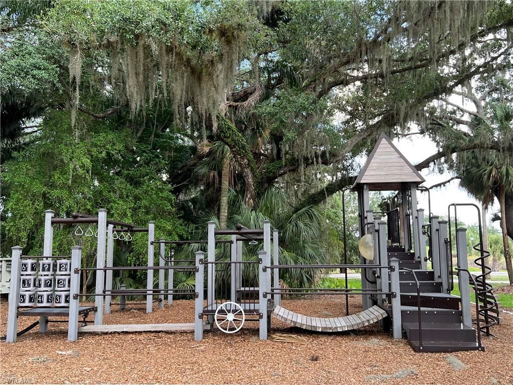 3811 Lakeview Isle Ct, Fort Myers, FL 33905 Photo
