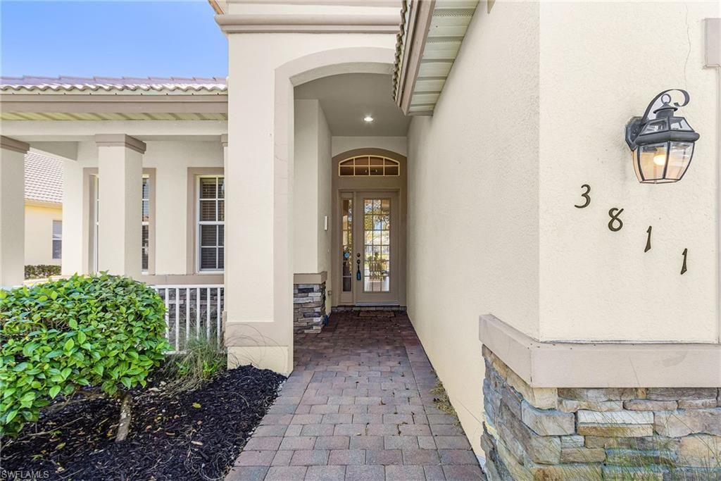 3811 Lakeview Isle Ct, Fort Myers, FL 33905 Photo