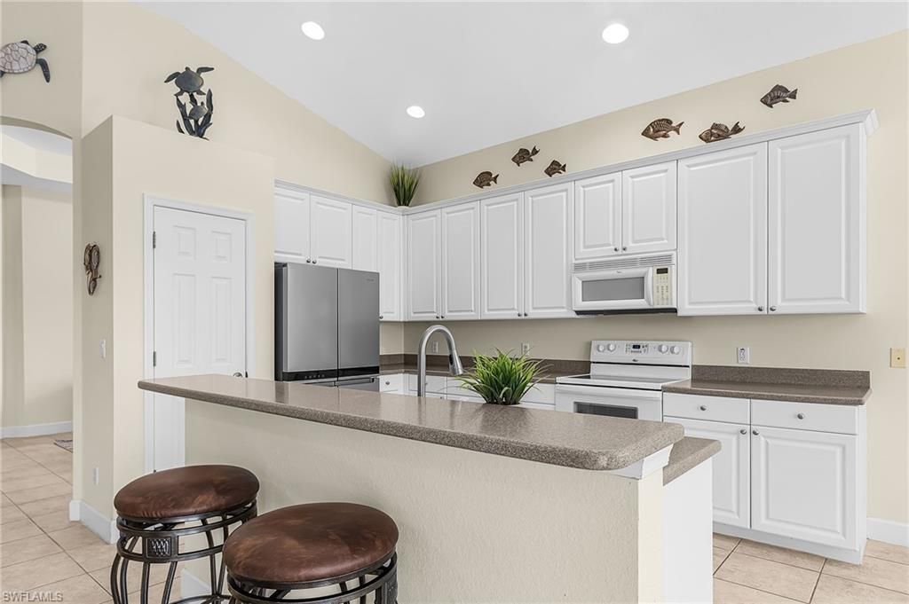 3811 Lakeview Isle Ct, Fort Myers, FL 33905 Photo