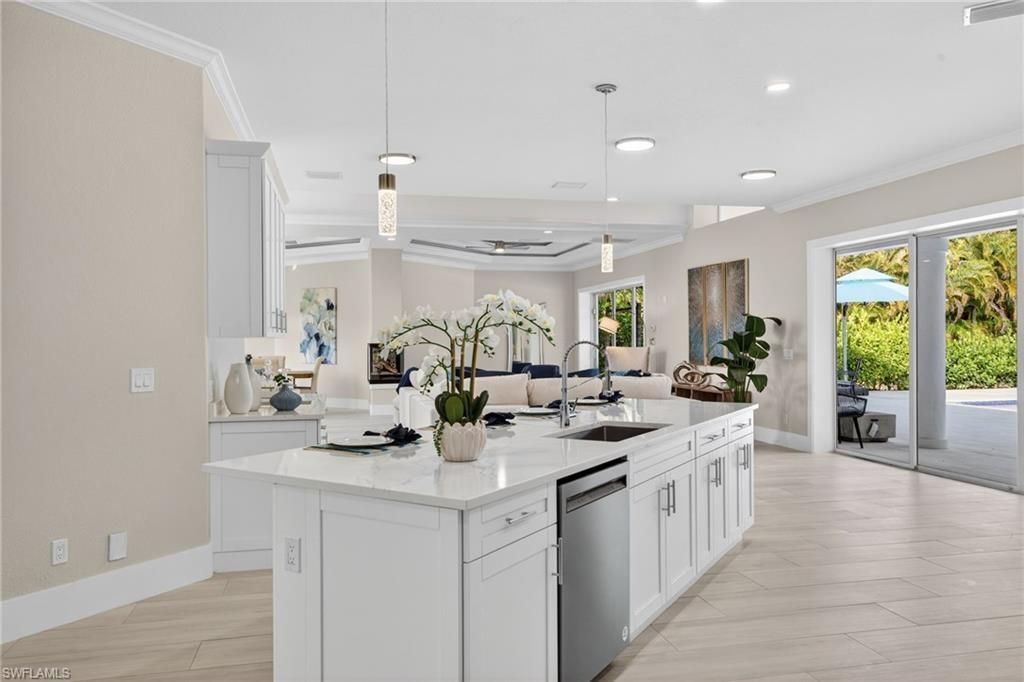 6461 Livingston Woods Ln, Naples, FL 34109 Photo
