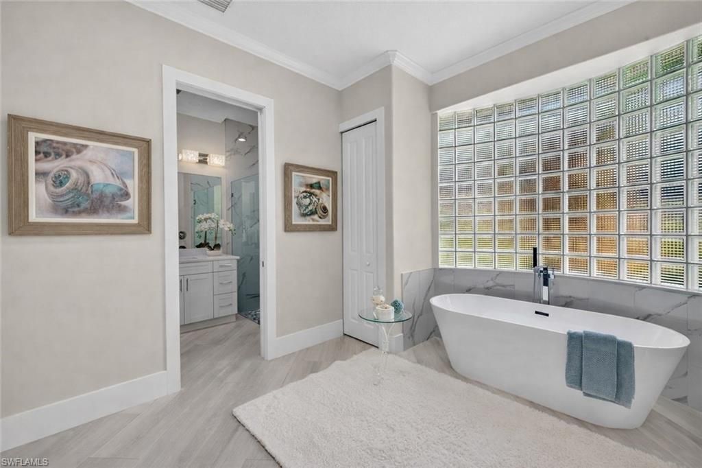 6461 Livingston Woods Ln, Naples, FL 34109 Photo
