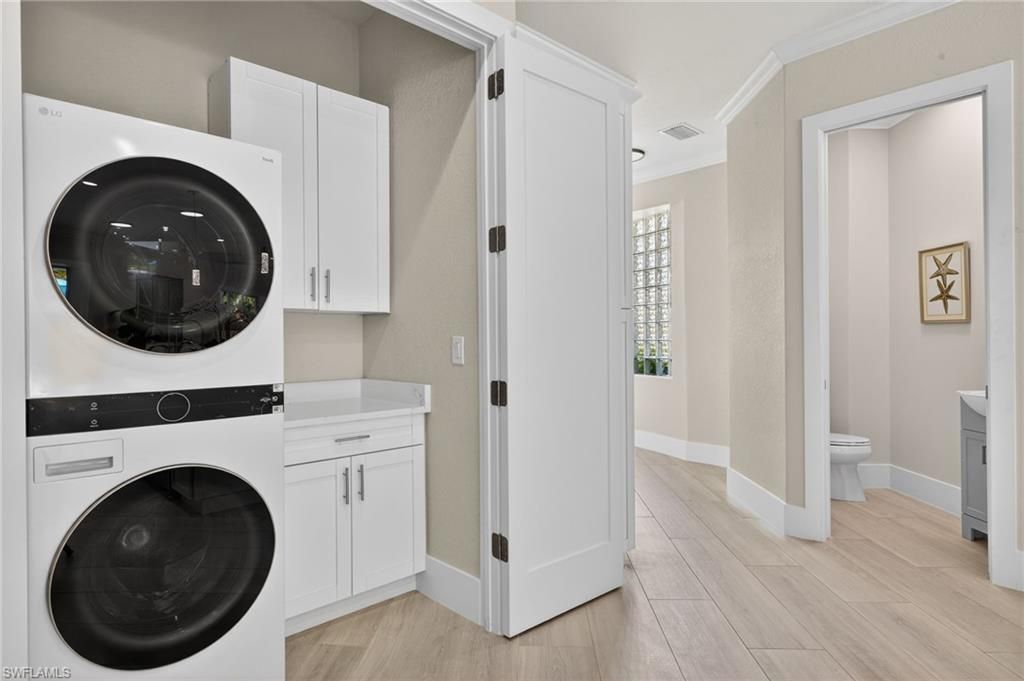 6461 Livingston Woods Ln, Naples, FL 34109 Photo