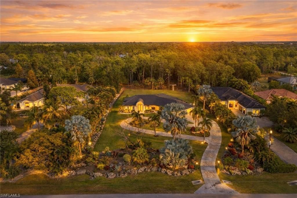 6461 Livingston Woods Ln, Naples, FL 34109 Photo