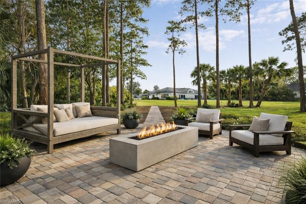 6461 Livingston Woods Ln, Naples, FL 34109 Photo