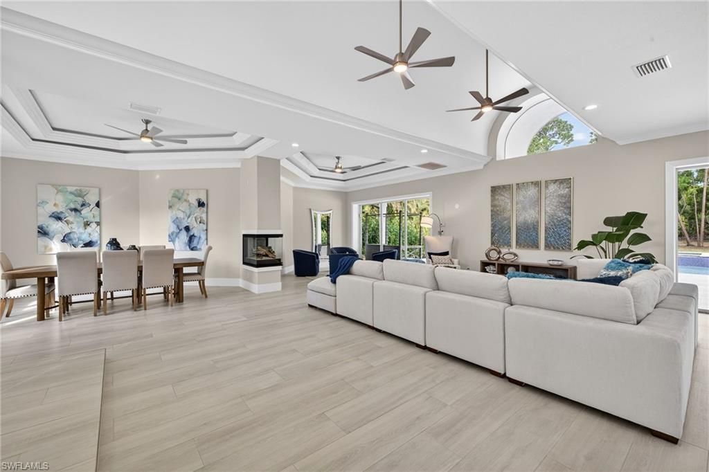 6461 Livingston Woods Ln, Naples, FL 34109 Photo
