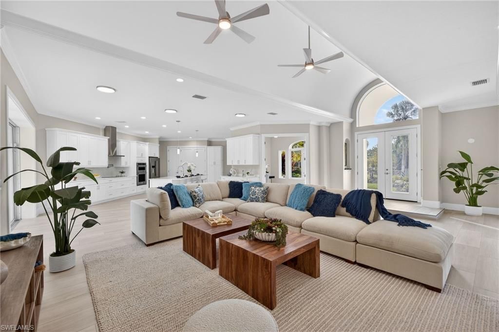 6461 Livingston Woods Ln, Naples, FL 34109 Photo