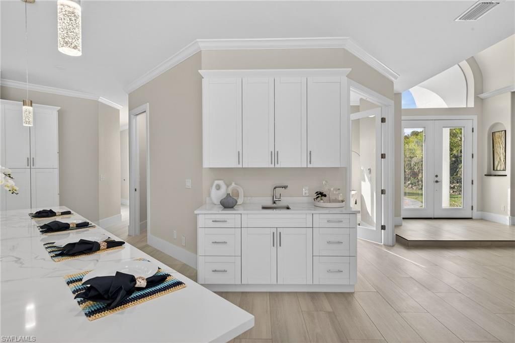 6461 Livingston Woods Ln, Naples, FL 34109 Photo