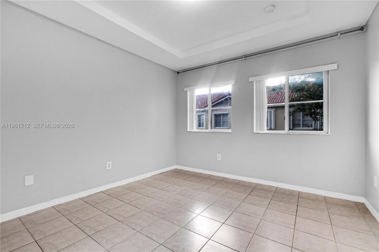8526 NW 107th Psge, Unit 4-40, Doral, FL 33178 Photo