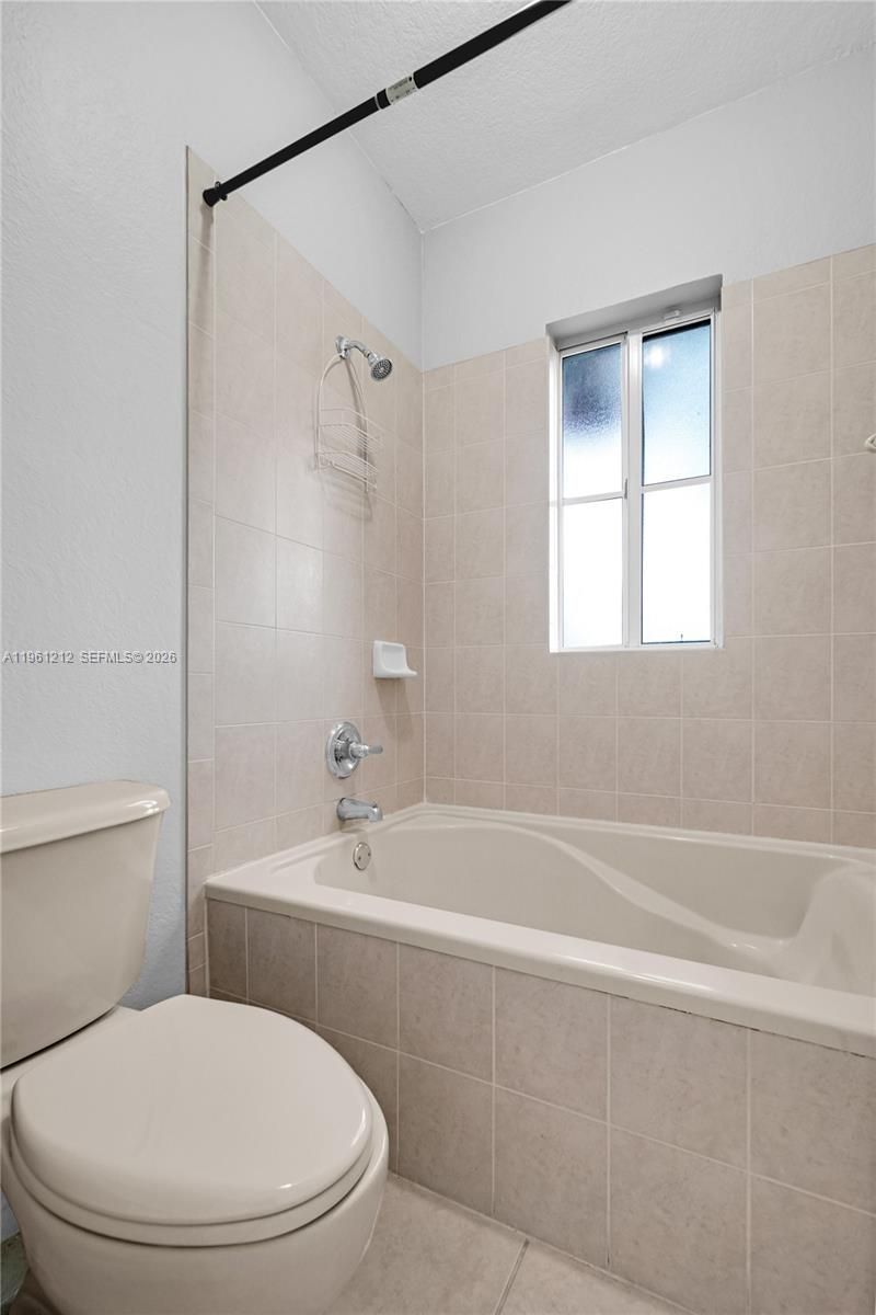 8526 NW 107th Psge, Unit 4-40, Doral, FL 33178 Photo