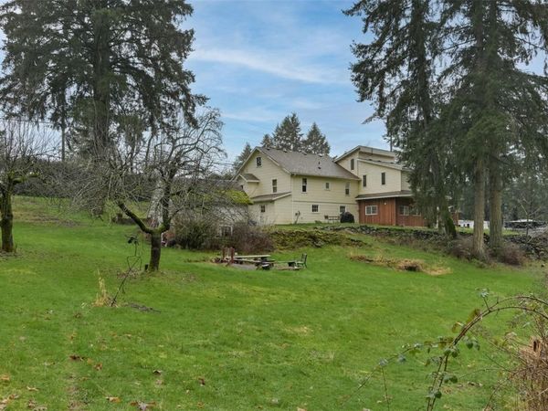 2035 Herd Rd, Duncan, BC V9L 5W3