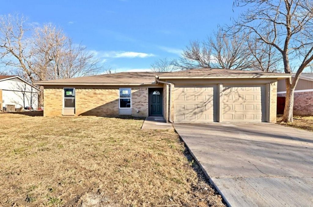 111 Lorie Street, Alvarado, TX 76009 Main Photo