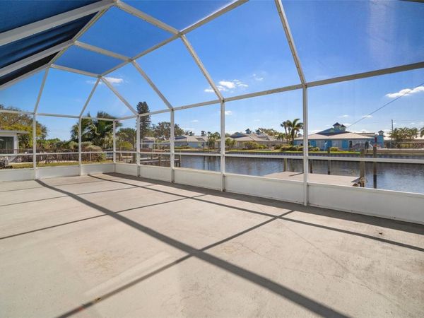 910 SPINDLE PALM WAY, APOLLO BEACH, FL 33572