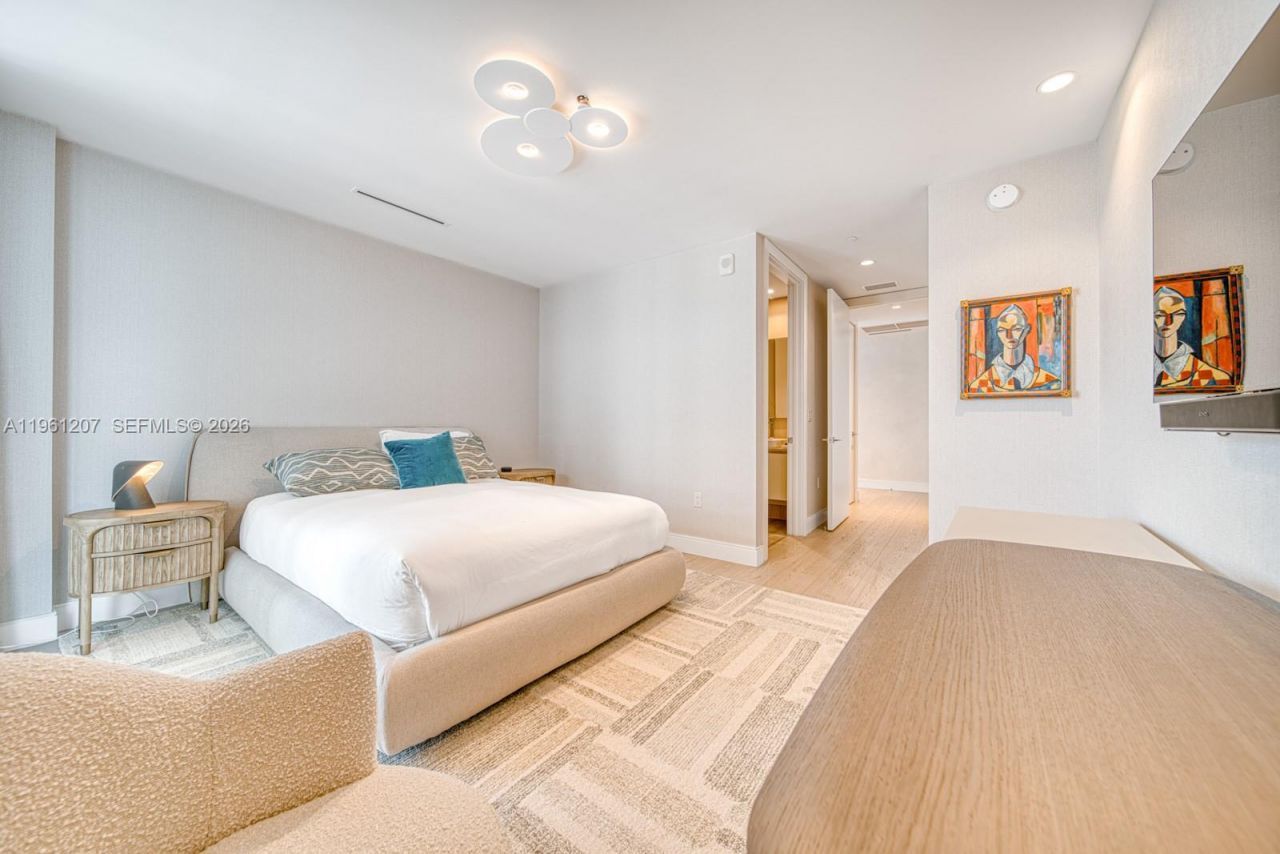 5775 Collins Ave, Unit 703, Miami Beach, FL 33140 Photo