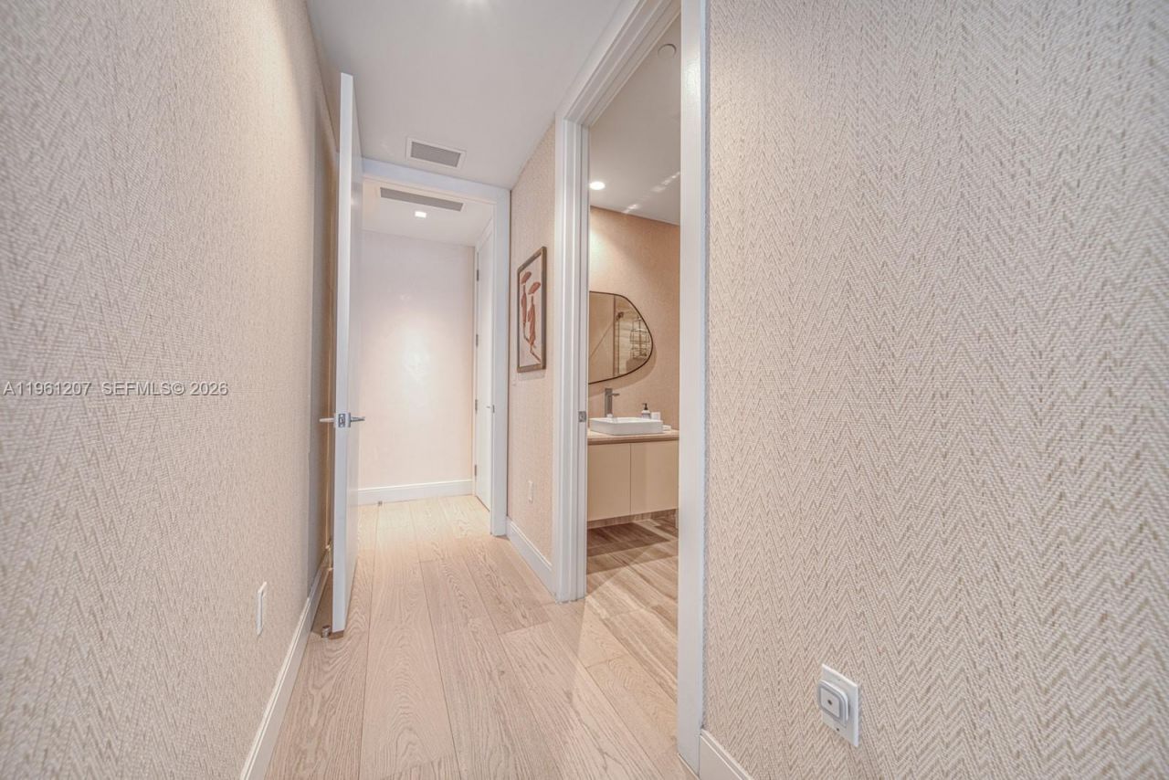 5775 Collins Ave, Unit 703, Miami Beach, FL 33140 Photo