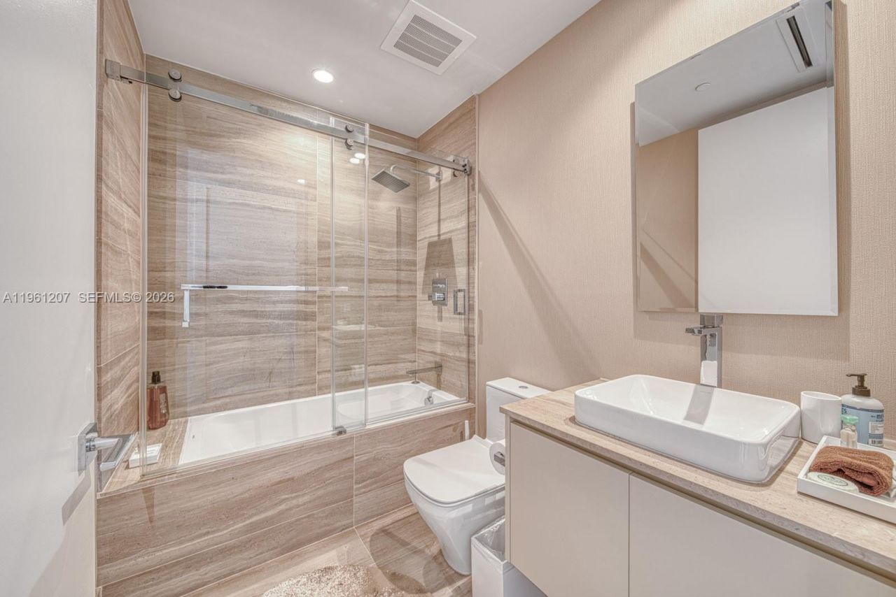 5775 Collins Ave, Unit 703, Miami Beach, FL 33140 Photo