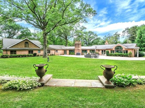 9 Chicken Valley Road, Old Brookville, NY 11545