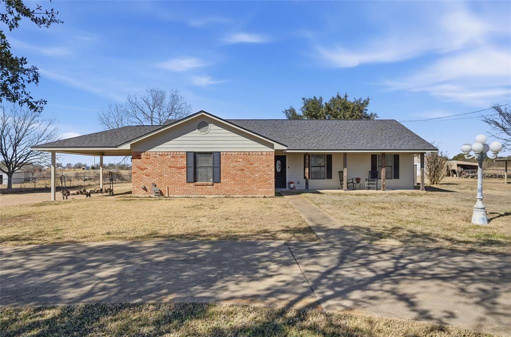 2721 Country Spring Road, Lorena, TX 76655 Main Photo