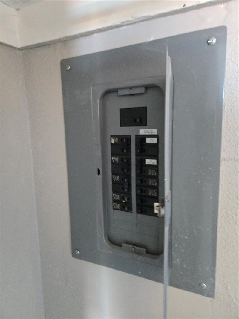 6100 12th Street S, Unit 313, Saint Petersburg, FL 33707 Photo