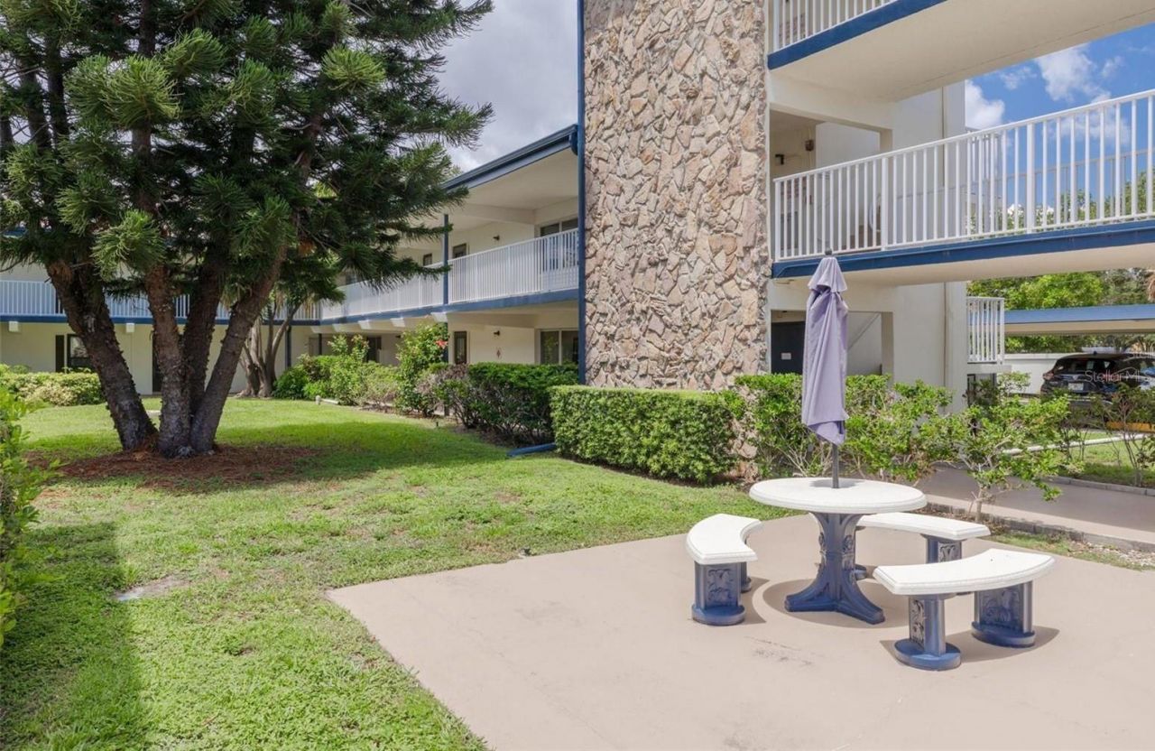 6100 12th Street S, Unit 313, Saint Petersburg, FL 33707 Photo