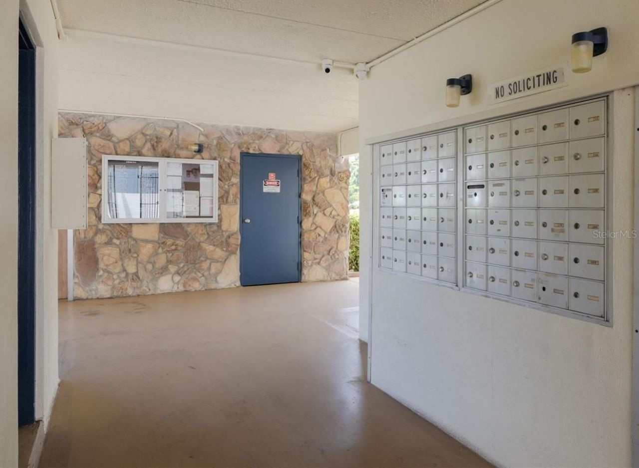 6100 12th Street S, Unit 313, Saint Petersburg, FL 33707 Photo