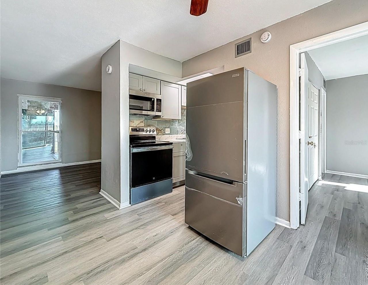 6100 12th Street S, Unit 313, Saint Petersburg, FL 33707 Photo